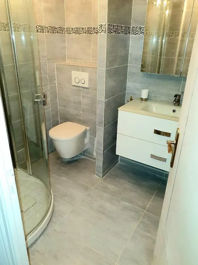 Appartement Charmant 3 pièces à 200 m de la mer. à Antibes