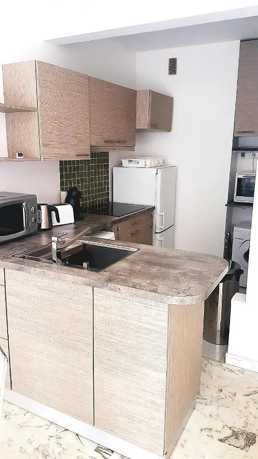 Appartement Charmant 3 pièces à 200 m de la mer. à Antibes